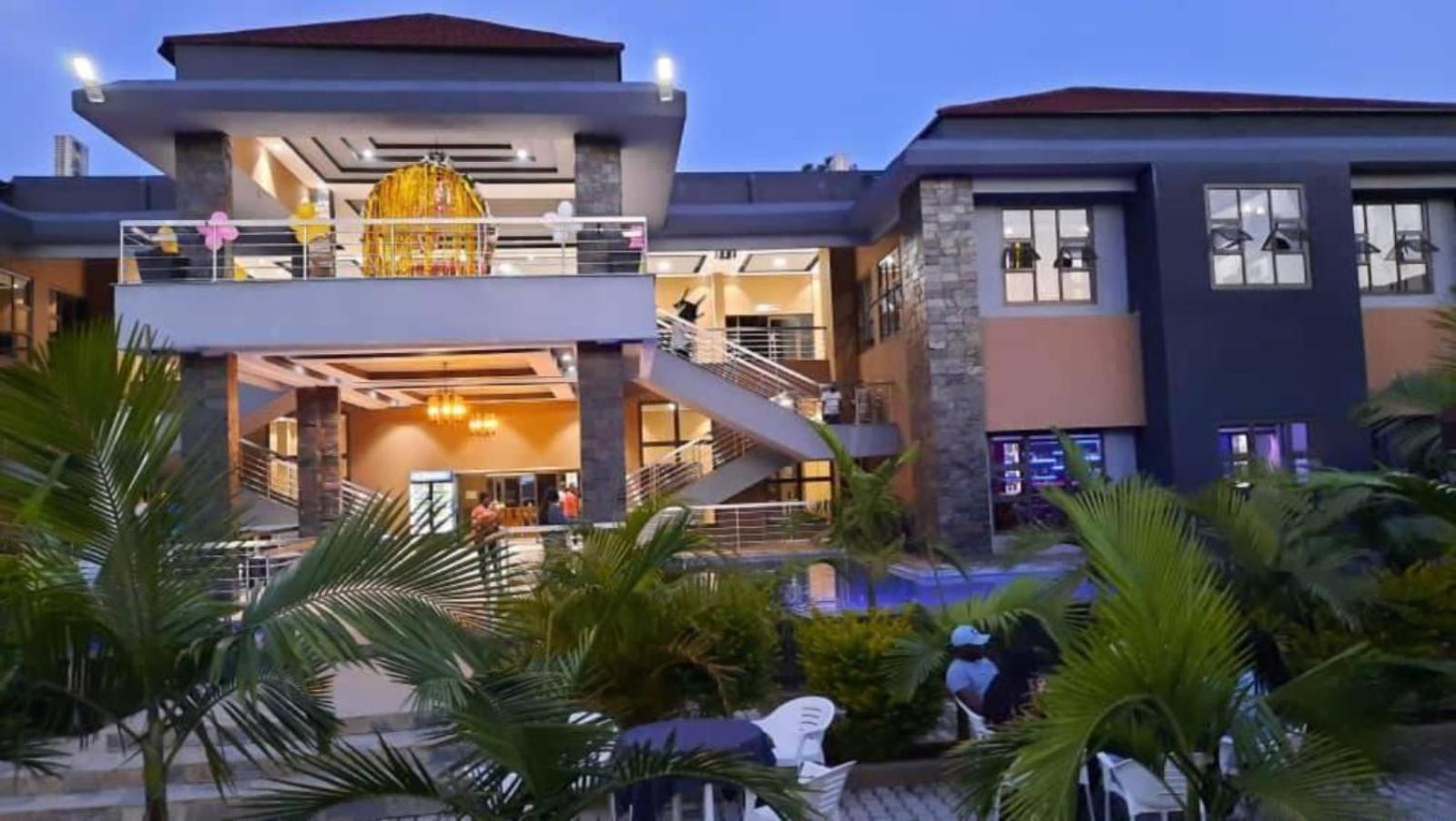 Palm Kalash Hotel Lusaka Ngoại thất bức ảnh